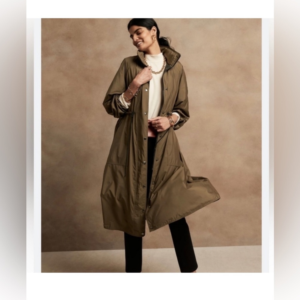 BR Sport Womens Rain Jacket